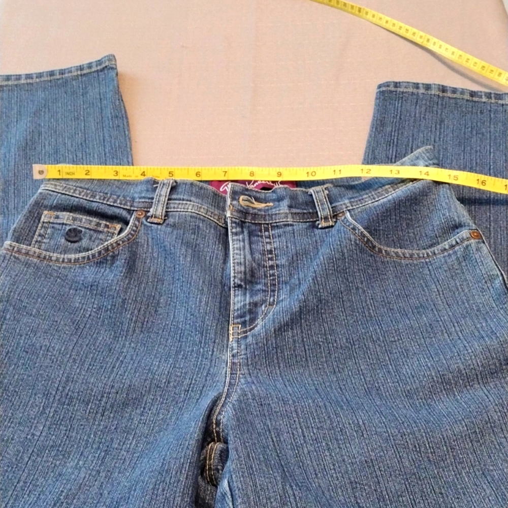 Women's Straight Leg Jeans in Medium Blue